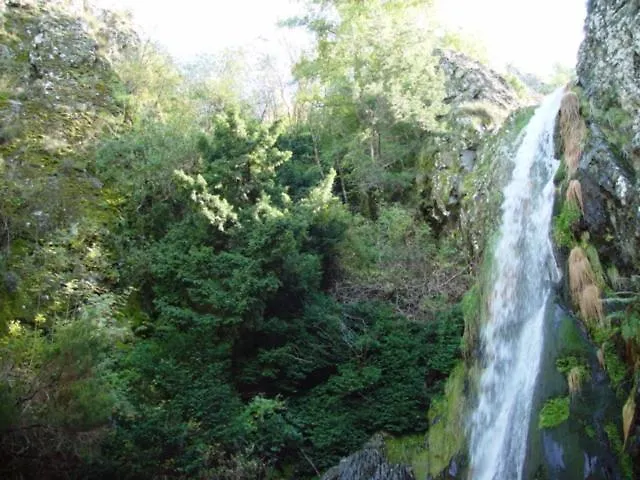 Descanso Serrano ゲストハウス マンテイガス