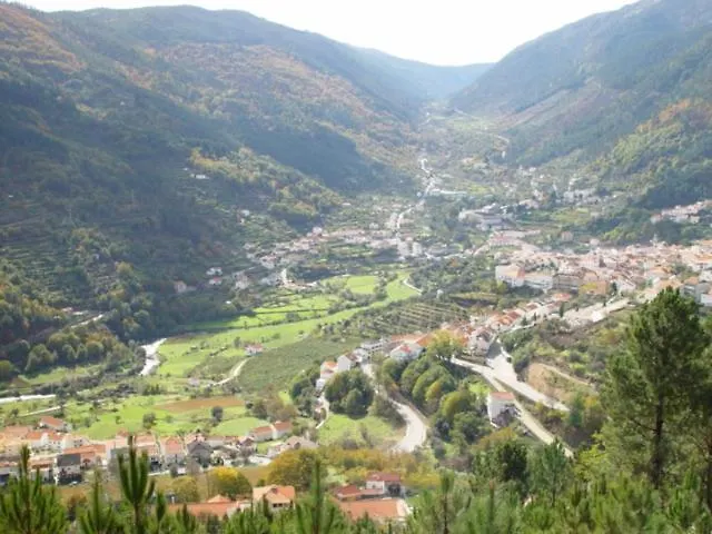 Descanso Serrano 3* マンテイガス