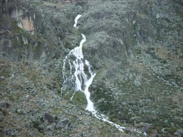 ゲストハウス Descanso Serrano